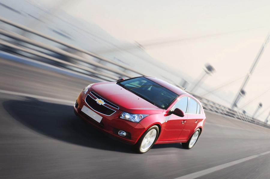  Chevrolet Cruze Hatchback 2012 года  (фото 8 из 13)